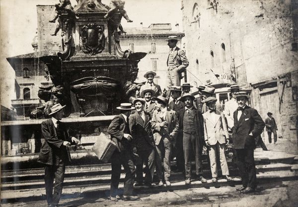 Lucchese120 - 1910-20 foto ricordo del gruppo in trasferta a Bologna