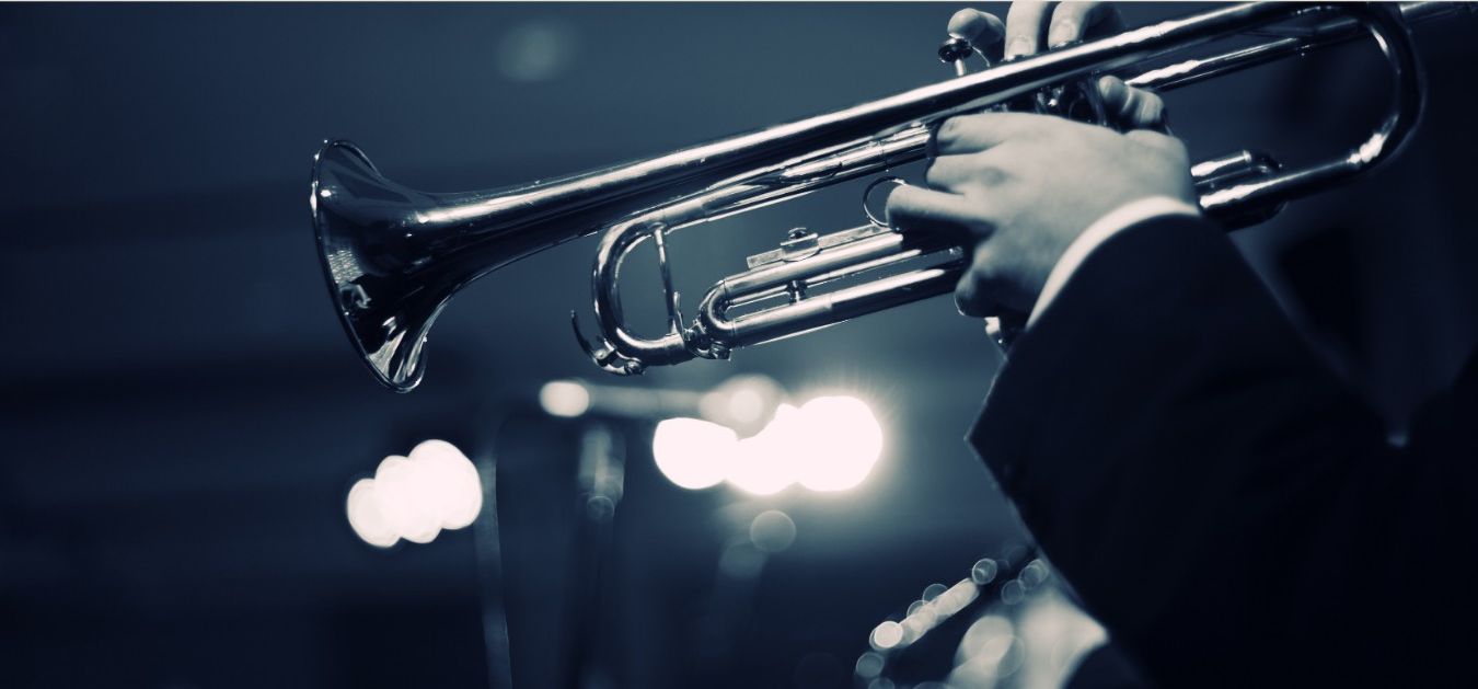 mni suonano una tromba