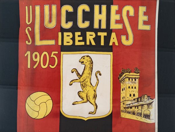 Lucchese120 - vessillo della lucchese anni 80 con las scritta us lucchese libertas 1905, la torre guinigi, la pantera e il pallone