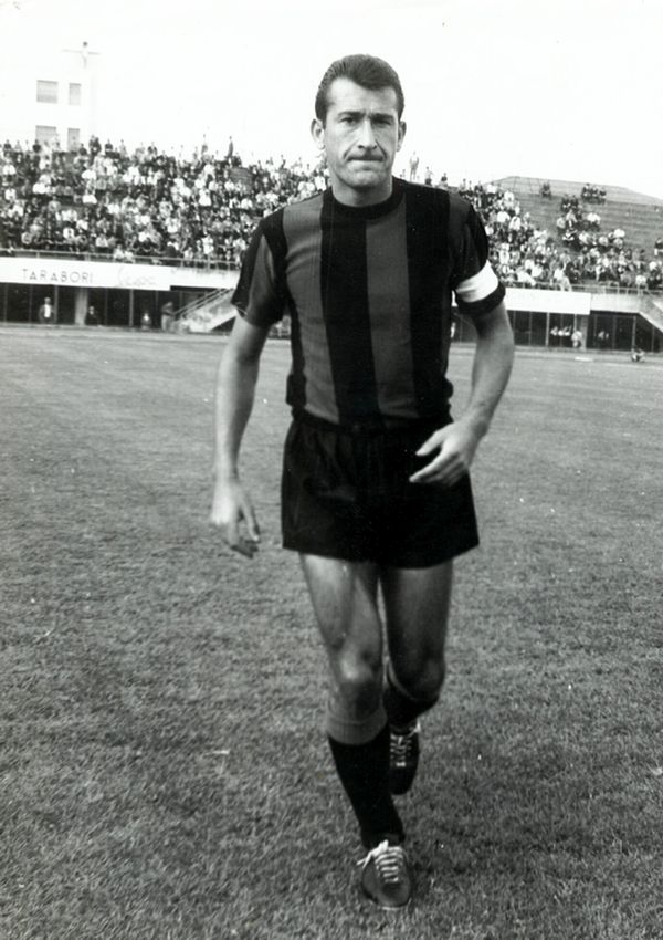 Lucchese120 - Il calciatore lucchese Aldo Pedretti