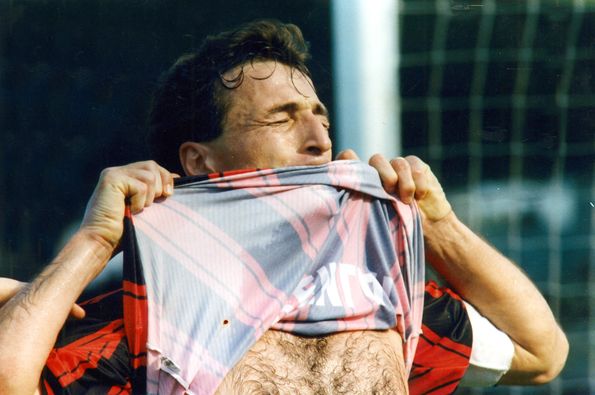 Lucchese120 - il calciatore della lucchese Roberto Paci soprannominato  Il bomber