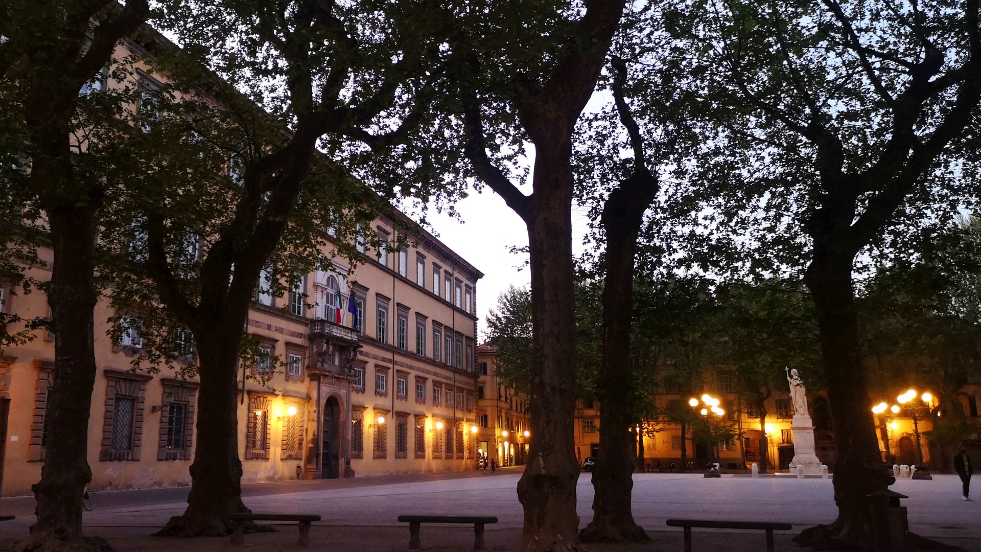 Place Napoleon à Lucca